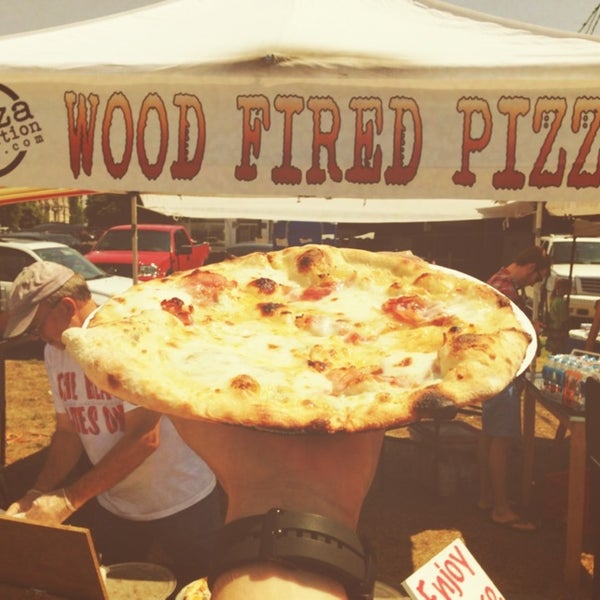 The Pizza Revolution at the Farmers Market Downtown Evansville 2