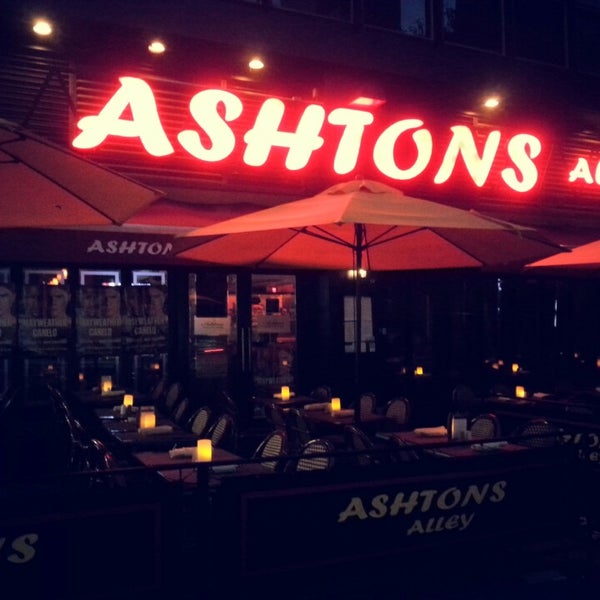 Photo taken at Ashton&#39;s Alley Sports Bar by Jaechul J. on 9/14/2013