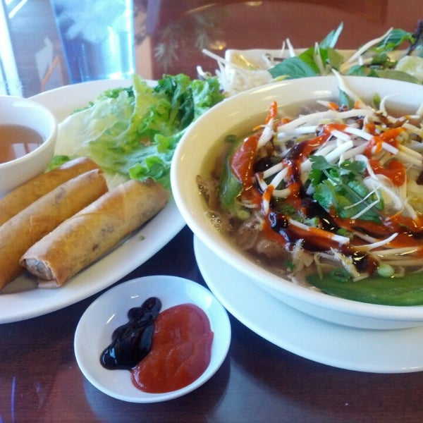 Photo taken at Pho Thanh Huong by Jerry P. on 2/28/2013