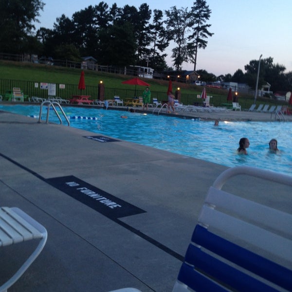 Badin Shores Resort Campground in New London