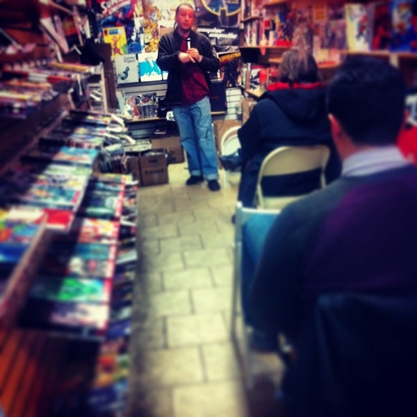 Foto tomada en Carmine Street Comics  por Jon G. el 3/3/2014