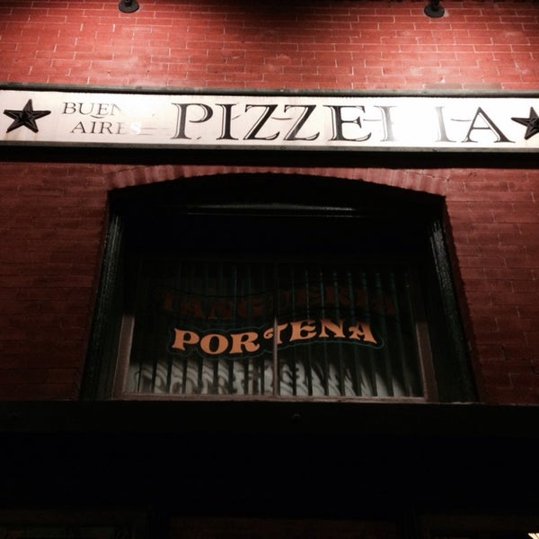 2/17/2014 tarihinde Arti S.ziyaretçi tarafından Buenos Aires Pizzeria'de çekilen fotoğraf