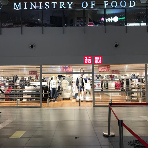 uniqlo at nex