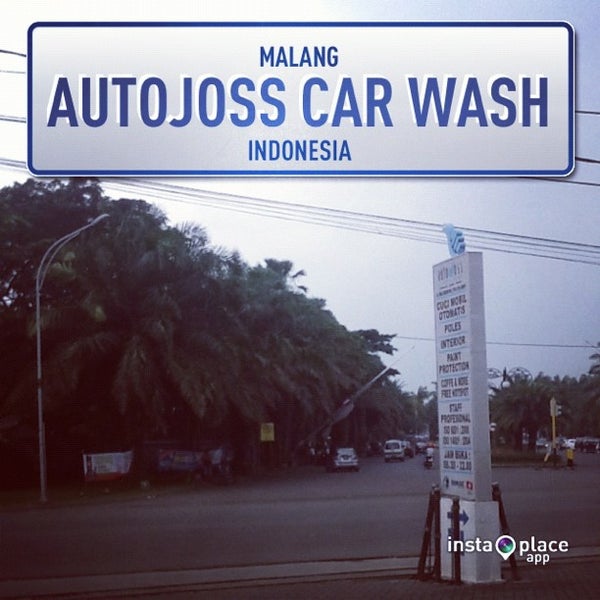 Снимок сделан в autoJoss car wash пользователем Hindam B. 12/24/2012