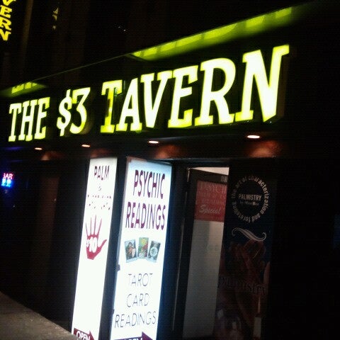 Foto tirada no(a) The $3 Tavern por Makeda J. em 11/10/2012