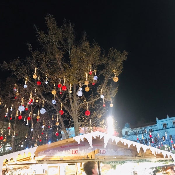 12/14/2019 tarihinde Gul C.ziyaretçi tarafından Karácsonyi Vásár | Christmas Fair'de çekilen fotoğraf