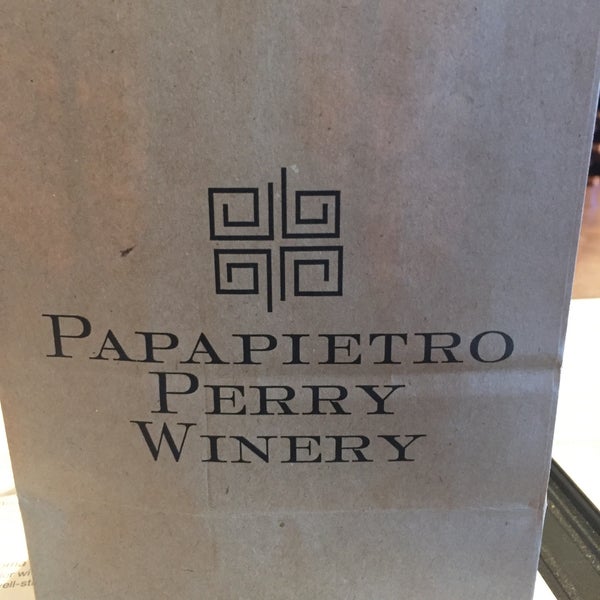 Photo prise au Papapietro Perry Winery par Taylor M. le12/29/2015