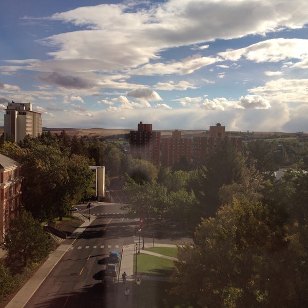 WSU Owen Science & Engineering Library College Library in Pullman