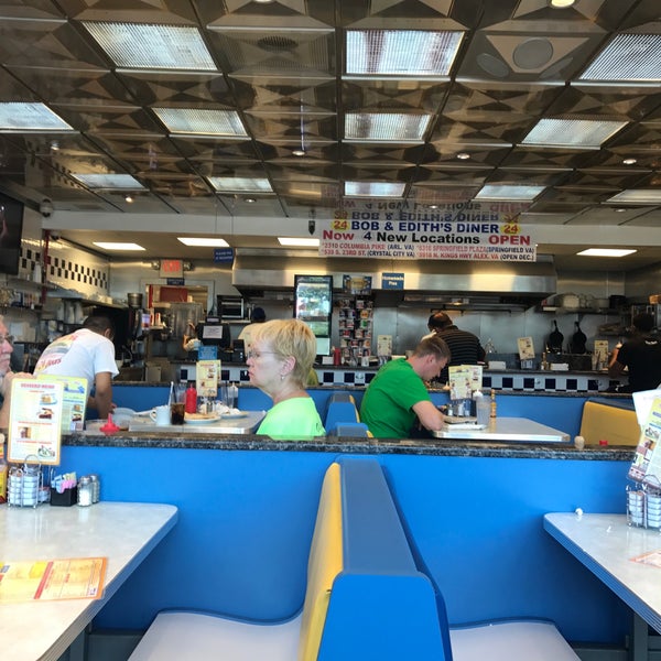 Photo taken at Bob &amp; Edith&#39;s Diner by Gregory G. on 7/13/2017