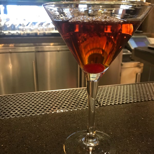2/6/2018 tarihinde Gregory G.ziyaretçi tarafından FireLake Grill House and Cocktail Bar'de çekilen fotoğraf