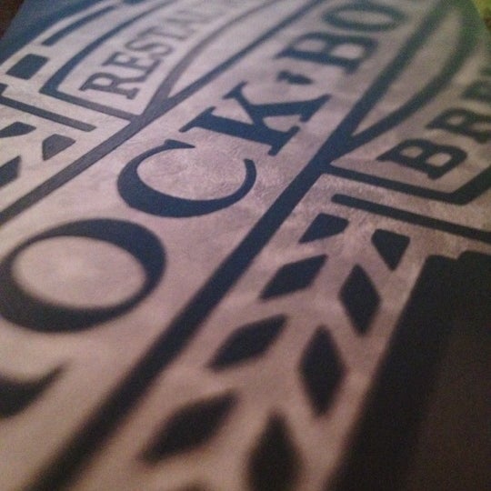 Снимок сделан в Rock Bottom Restaurant &amp; Brewery пользователем @mybatutis 9/15/2012