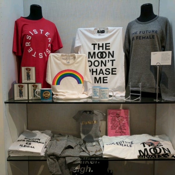 Photo taken at Brooklyn Museum Gift Shop by Laurence B. on 4/14/2017