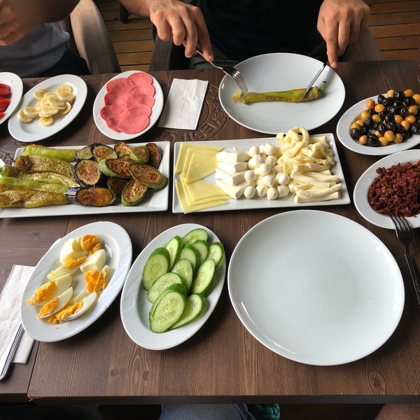Photo taken at Yeşilçam Kahve Evi by İsmail İ. on 8/16/2018
