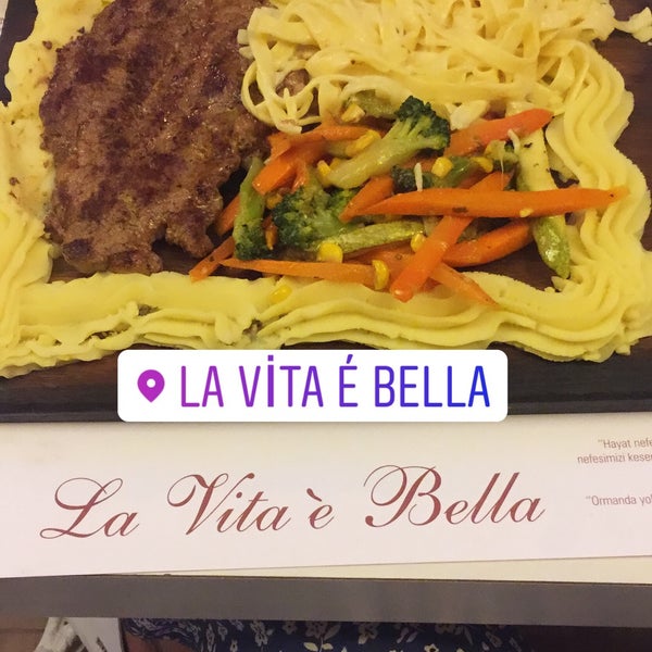 Foto tomada en La Vita é Bella Cafe  por M.Ç 👮🏻‍♀️ el 8/6/2019