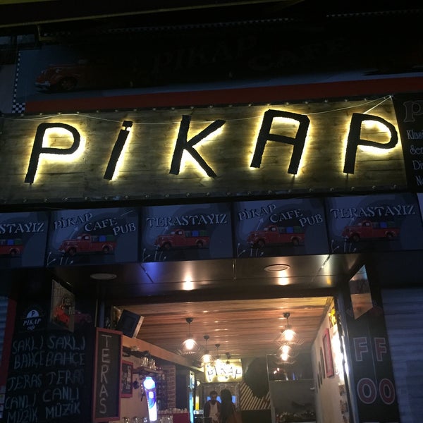 Foto tirada no(a) Pikap Cafe Bar Canlı Müzik por Abdullah Y. em 4/20/2016