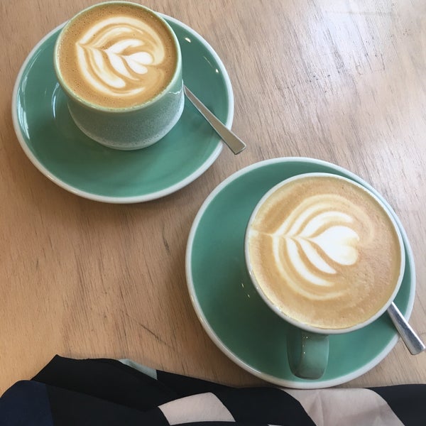 Foto tirada no(a) onesip coffee por Lenka K. em 4/15/2018
