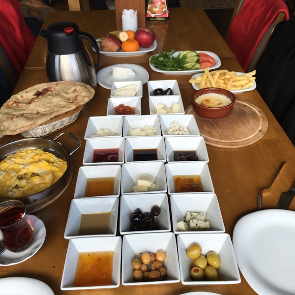 Foto tomada en Ovalı Konya Mutfağı  por Murat el 2/7/2016