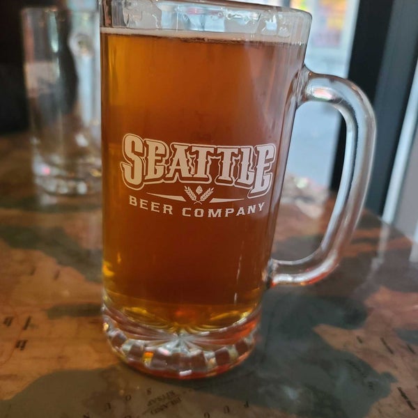 รูปภาพถ่ายที่ Seattle Beer Co. โดย Mark O. เมื่อ 11/11/2021