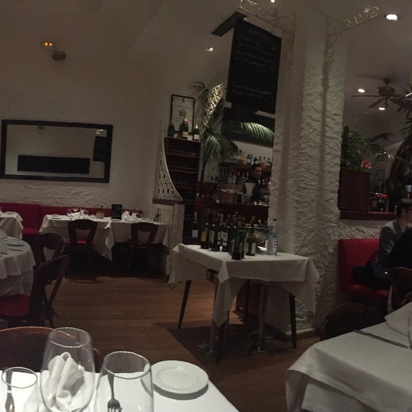 2/17/2016 tarihinde Andy K.ziyaretçi tarafından Brasserie la Bavaroise'de çekilen fotoğraf