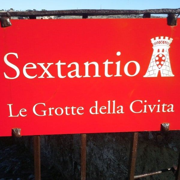 11/27/2013 tarihinde Silvia B.ziyaretçi tarafından Sextantio | Le Grotte della Civita'de çekilen fotoğraf