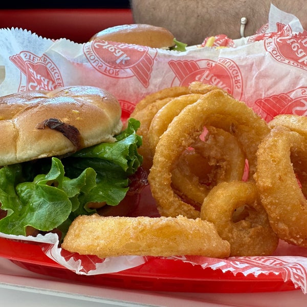 Steak 'n Shake American Restaurant