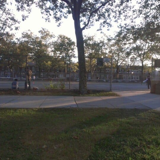 Leif Ericson Tennis Courts Tennis Court in Brooklyn Leif Ericson Tennis Courts Tennis Court in Brooklyn