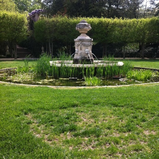 4/24/2013 tarihinde Jason E.ziyaretçi tarafından Dumbarton Oaks Park'de çekilen fotoğraf