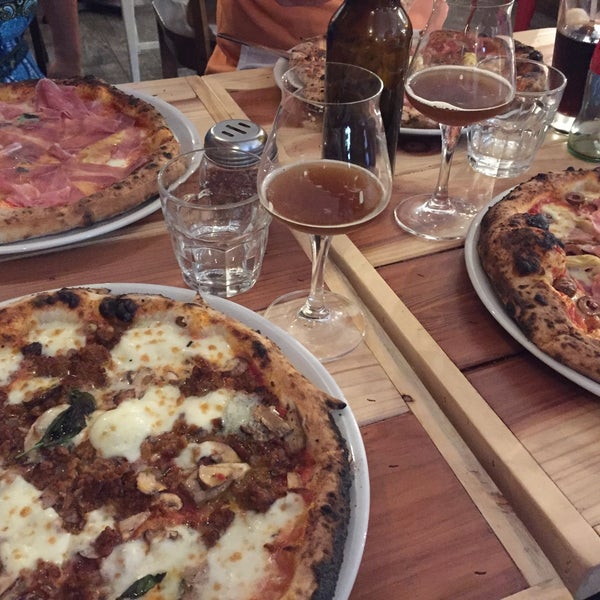 6/25/2016 tarihinde C M.ziyaretçi tarafından Sottocasa Pizzeria'de çekilen fotoğraf