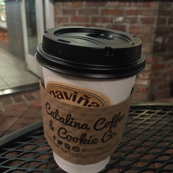 Foto diambil di Catalina Coffee &amp; Cookie Co. oleh Buse K. pada 9/25/2016