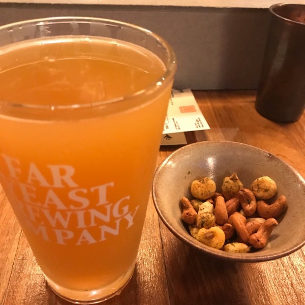 Foto diambil di Far Yeast Tokyo Craft Beer &amp; Bao oleh Jesse F. pada 7/17/2019