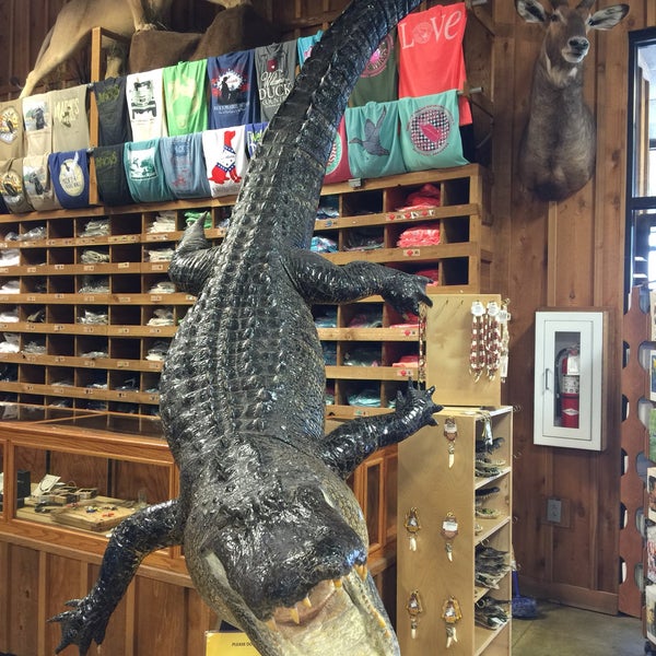 Mack's Prairie Wings Hunting Supply Store