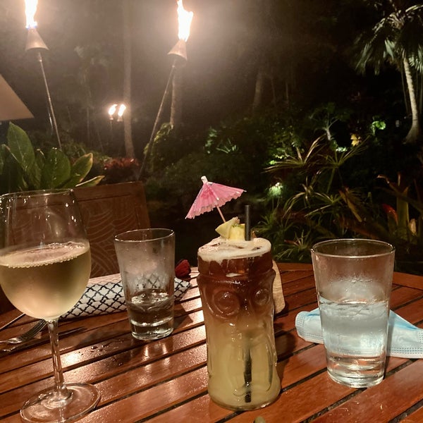 Great mai tai and must try the hula cake! Rest is meh…