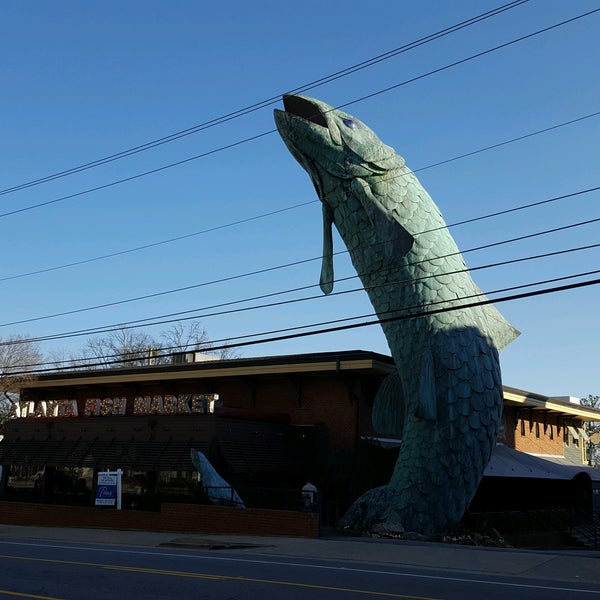 Foto tirada no(a) Atlanta Fish Market por Andrew M. em 2/19/2017