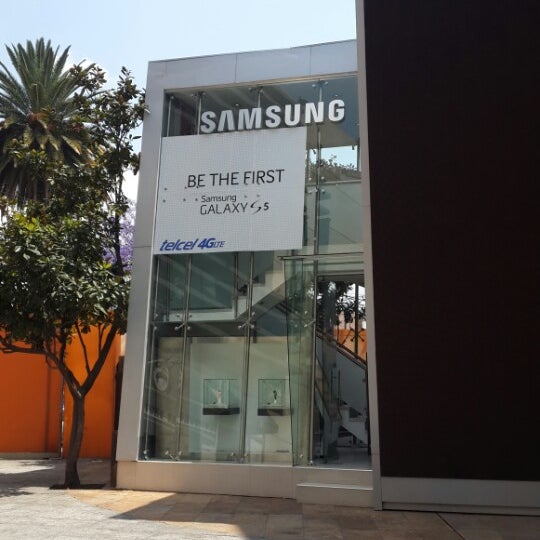 4/1/2014 tarihinde Mara Regina P.ziyaretçi tarafından Samsung Experience Store'de çekilen fotoğraf