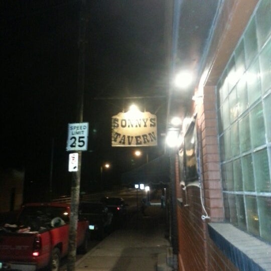 Sonny's Tavern Bar in Bloomfield