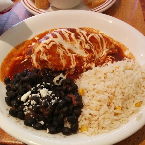 Das Foto wurde bei La Palapa, Mexican Cuisine &amp; Mezcal Bar von Heather P. am 12/22/2013 aufgenommen