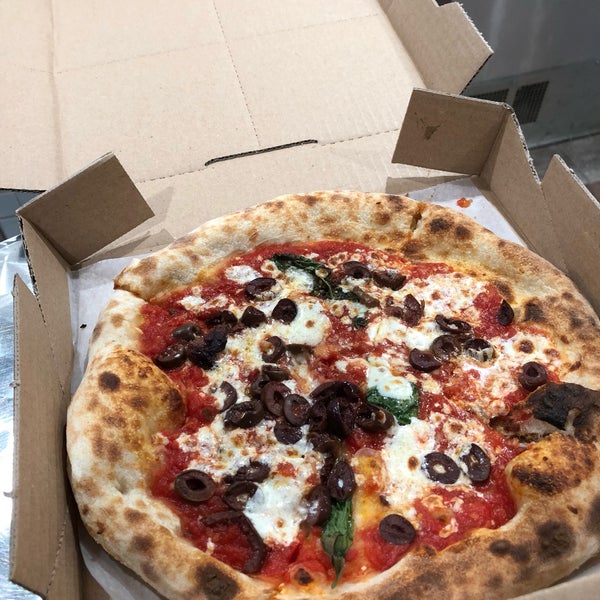 Pizza italiana muito boa! Não deixou nada a desejar. 😊