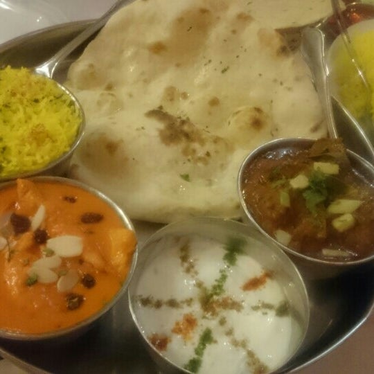 Foto scattata a Ganga Restaurant da Vesselina Vava L. il 2/1/2016