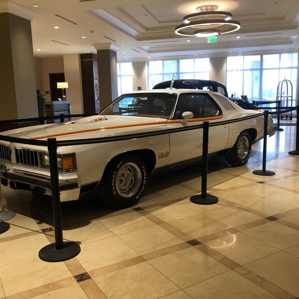 Photo taken at Auburn Hills Marriott Pontiac by Alex G. B. on 2/10/2019