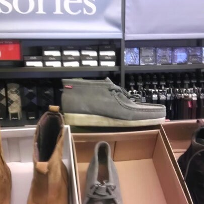 bostonian shoe store
