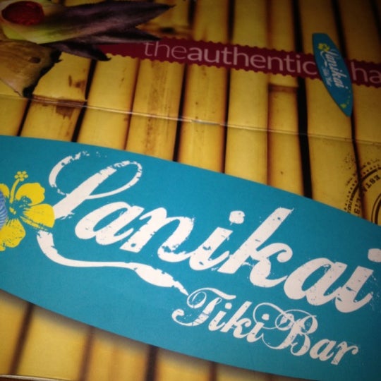 Foto tirada no(a) Lanikai Tiki Bar por Debora N. em 12/1/2012