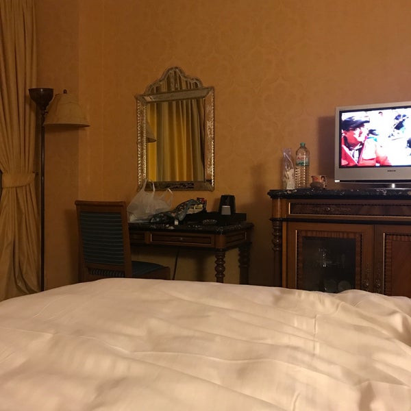Foto diambil di Rome Marriott Park Hotel oleh Nam N. pada 3/30/2018