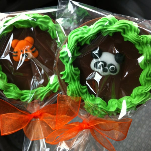 How cute are these animal lollipops?!