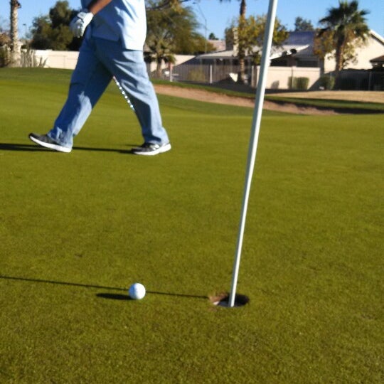 รูปภาพถ่ายที่ The Legend at Arrowhead Golf Club โดย Jovita C. เมื่อ 12/25/2013