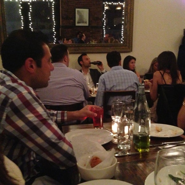 4/26/2013 tarihinde MajorCainziyaretçi tarafından Acqua Restaurant NYC'de çekilen fotoğraf