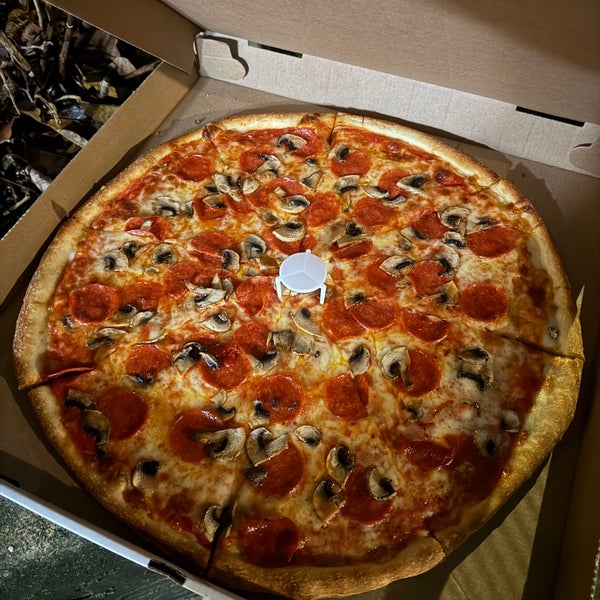 1/26/2024にJessica L.がLucia Pizzaで撮った写真