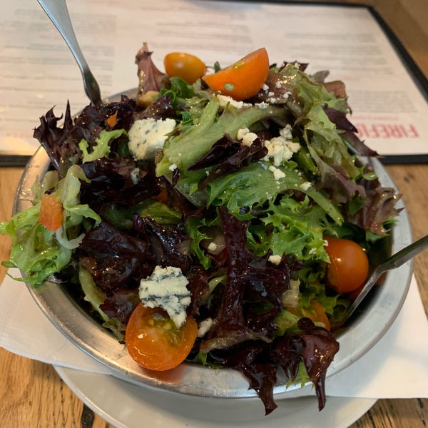 10/12/2019에 Nicholas K.님이 Fireflour Pizza + Coffee Bar에서 찍은 사진