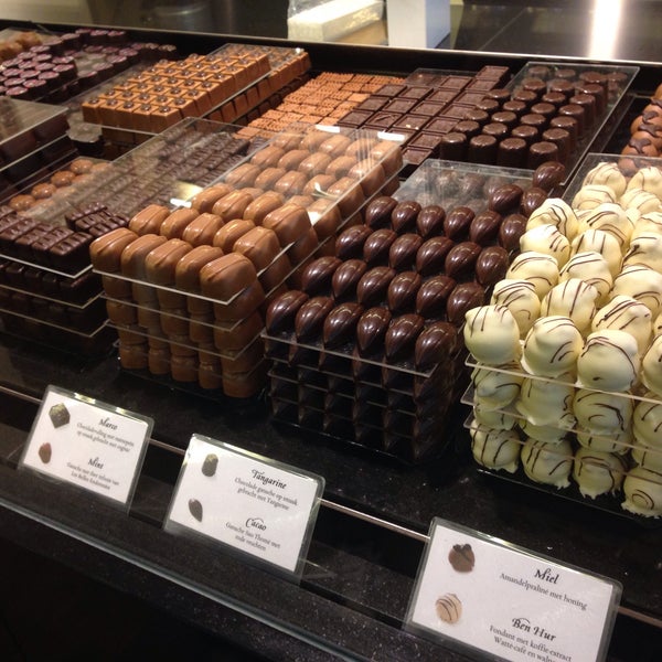 Photo taken at Günther Watté chocoladeCafé by y__sama on 9/13/2015