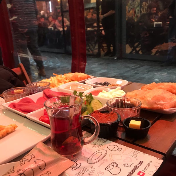 Foto diambil di Balkon Cafe &amp; Kahvaltı oleh Yasmin a. pada 2/29/2020