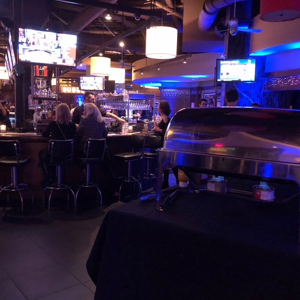 Foto diambil di Bar Louie oleh Philip R. pada 12/6/2018